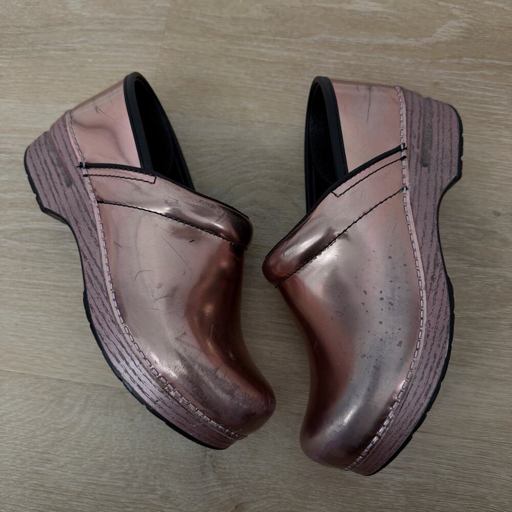 Women’s Dansko Professional Rose Chrome Metallic Clogs Shoes 39 / 8.5-9 - Picture 4 of 8